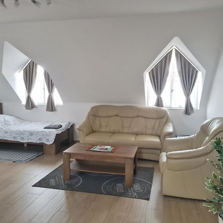 P16 Apartment Гайдубесермень Екстер'єр фото