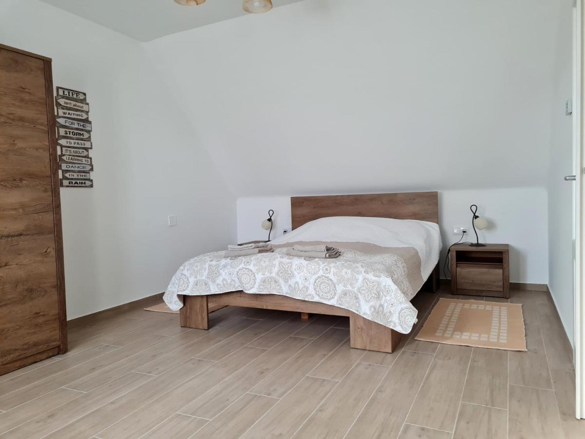 P16 Apartment Гайдубесермень Екстер'єр фото
